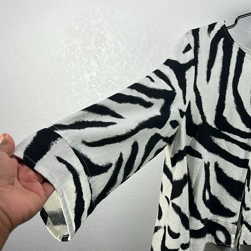 For Cynthia Black and White Zebra Print Blouse Sz M  Linen Blend Career TC0747 - Picture 6 of 10